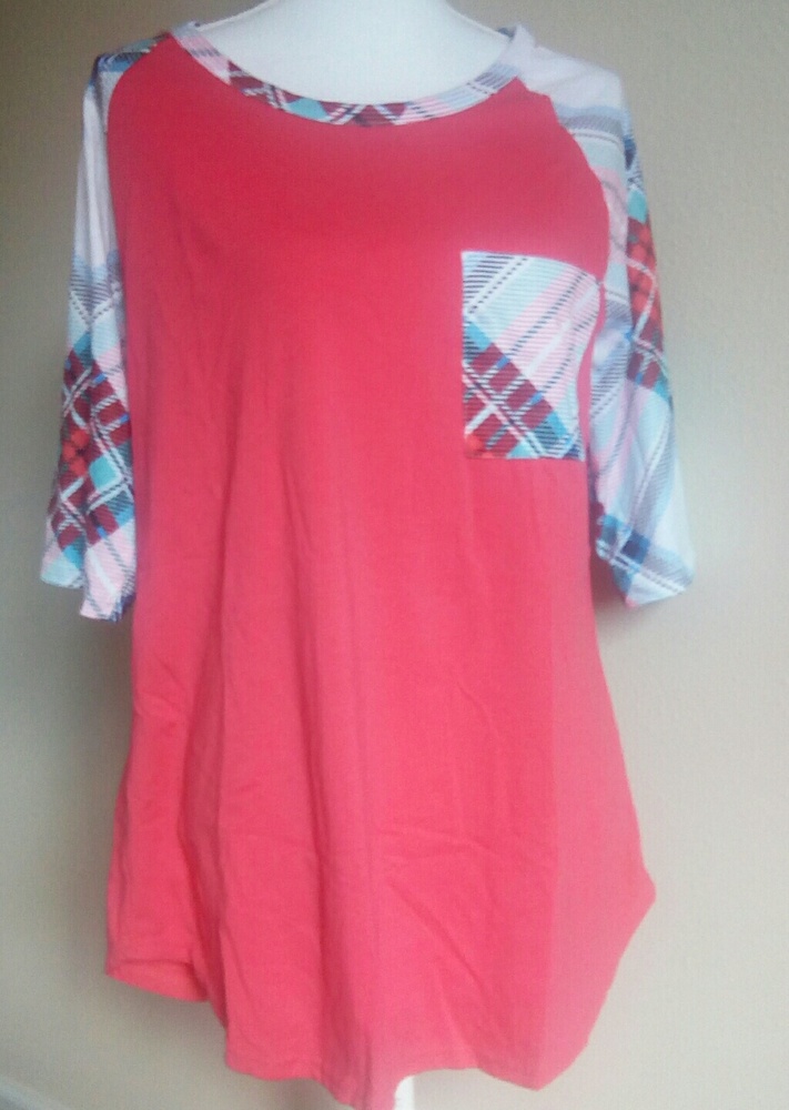2/$10 ⭐NEW⭐ 3/4 sleeve shirt